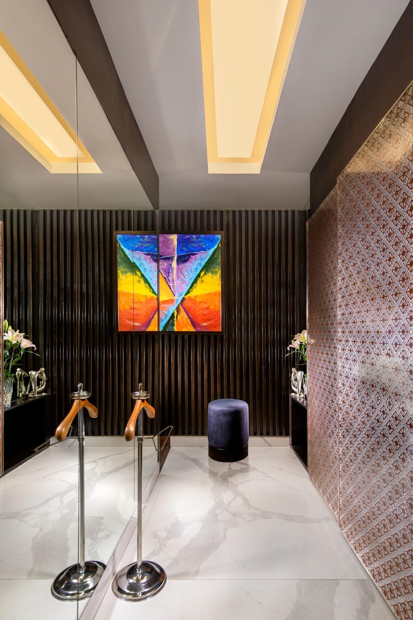 Sandal Suites By Lemon Tree Hotels Нойда Экстерьер фото
