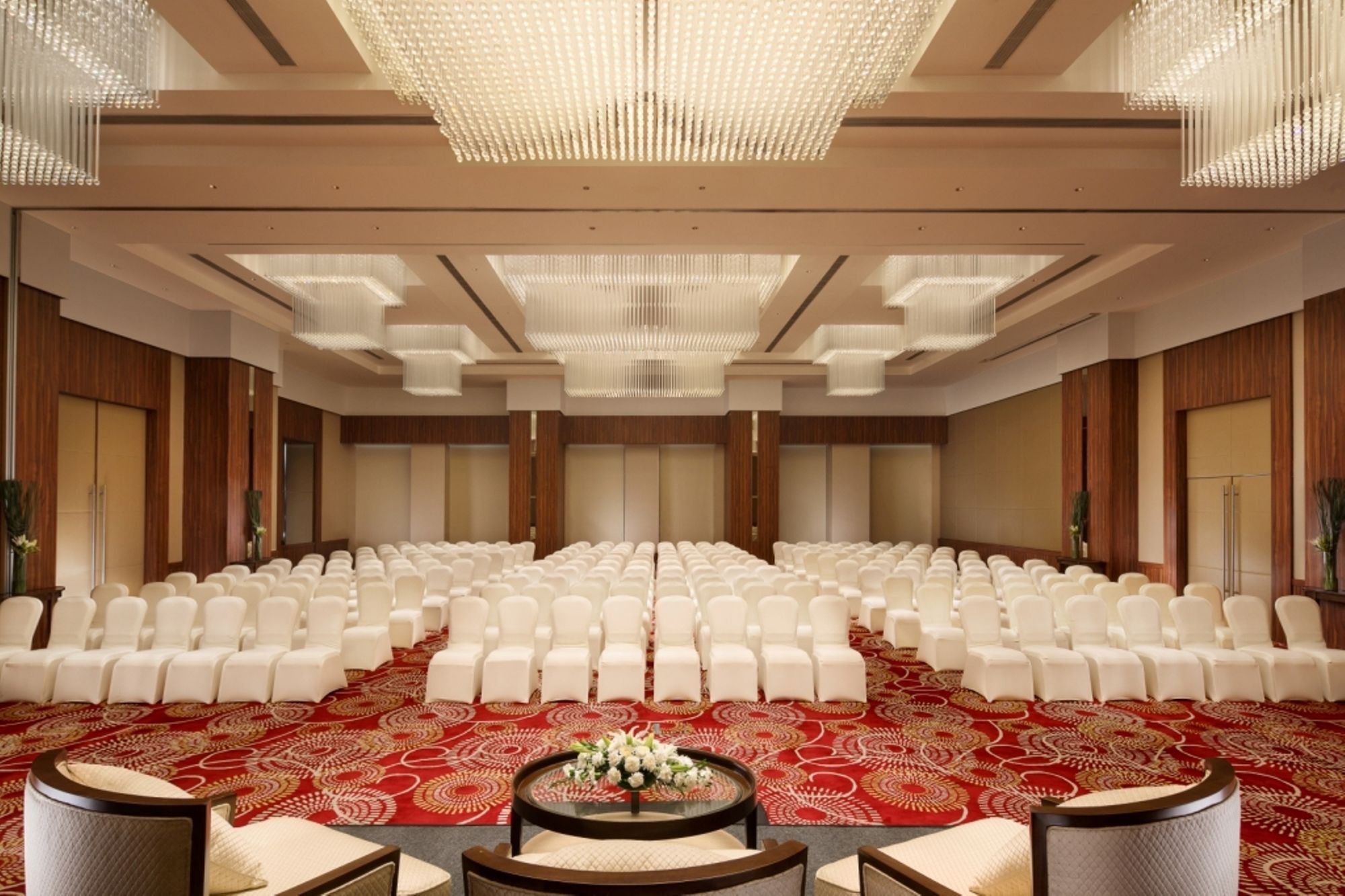 Sandal Suites By Lemon Tree Hotels Нойда Экстерьер фото