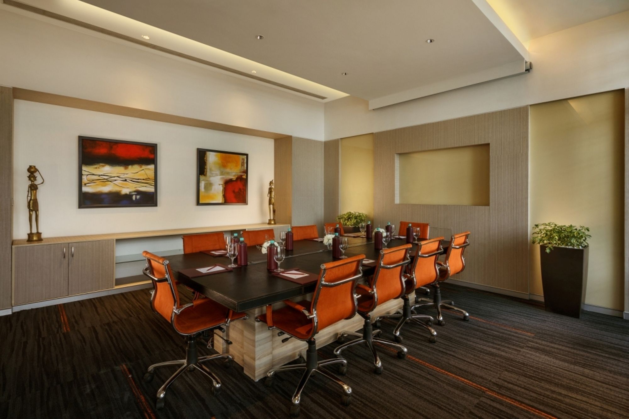 Sandal Suites By Lemon Tree Hotels Нойда Экстерьер фото